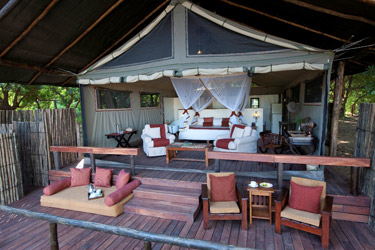 Luxury tented accommodation at Chiawa Camp